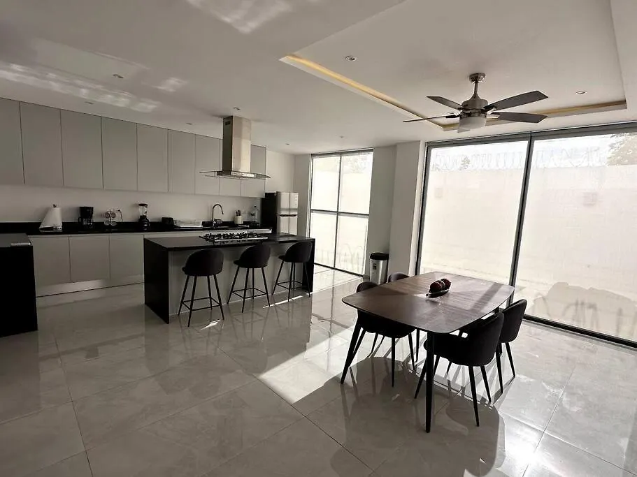Amplia Casa en Residencial Aqua-1